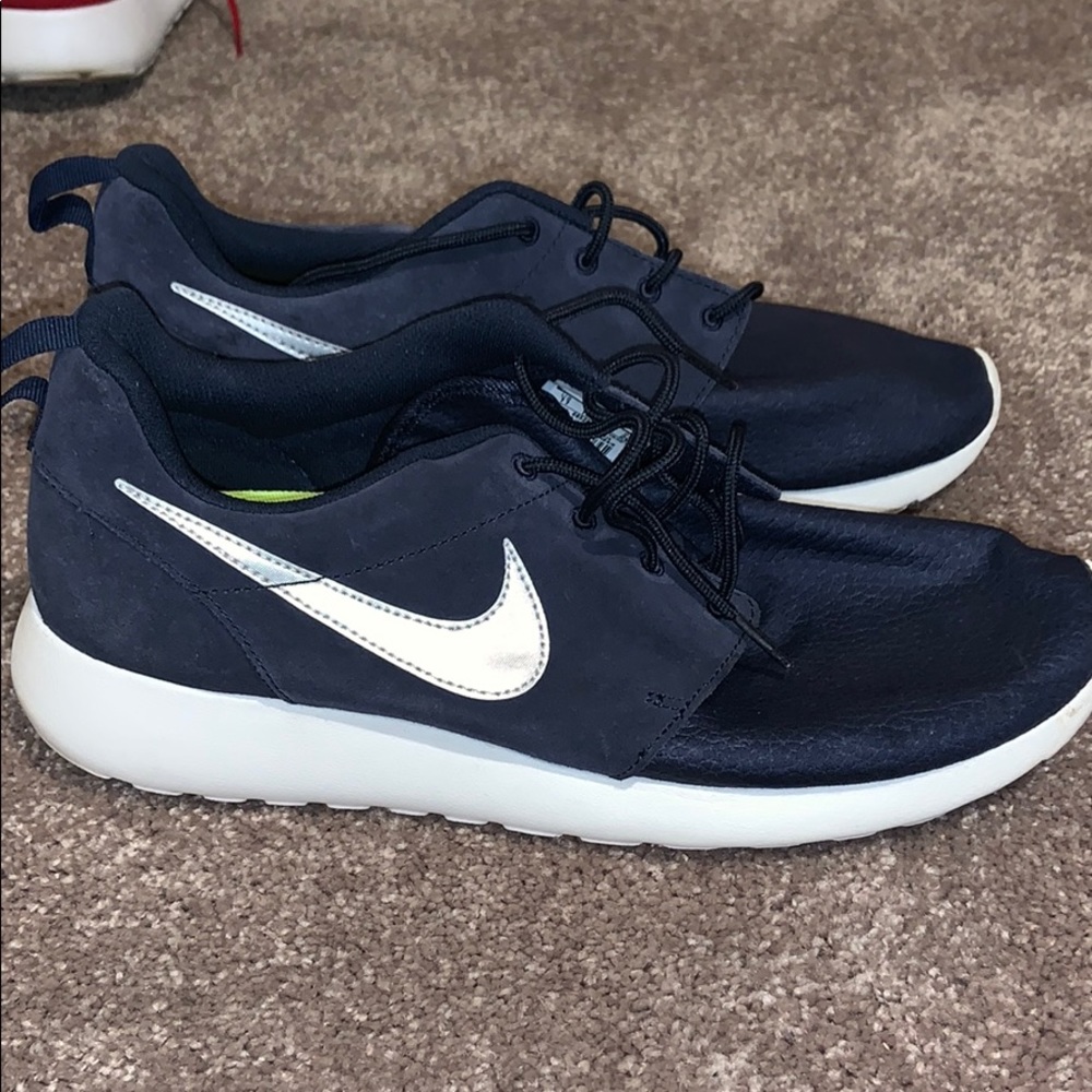 Men’s Nike roshe